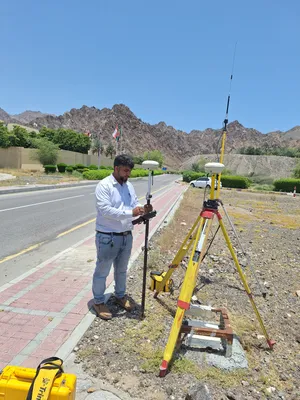 LAND SURVEYING WITH EXPERT SURVEYORS  خدمات مسح الأراضي بواسطة مسّاحين خبراء