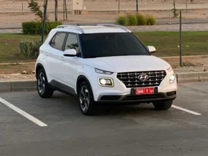 Sedan Hyundai in Dhofar
