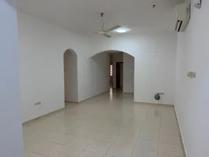 شقة للعوائل و الموظفات واسعه و موقع ممتاز
