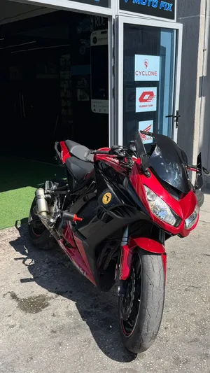كوازاكي Z1000 2012 للبيع بحالة الوكاله