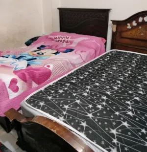 غرفة نوم للبيع مستعمل   سرير ودولاب ومرتبة بتغليفها جديدة لم تستخدم ووحدة ادراج كونترزان