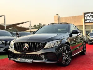 مرسيدس بنز C300 AMG 2021 بحالة الوكالة التامة وسعر عرض ممتاز.