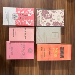 صبايا يسعدلي أوقاتكم عندي 60علبة عطر كوبي ون حجم العلبه 100م ثبات وفواحان مضمون ال4ب11دنانير