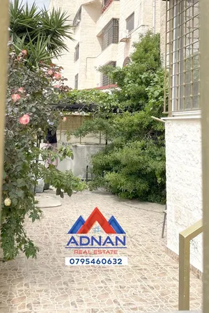 الرابيه شقه ارضيه مع تراس و حديقة و مدخل خاص بسعر 85,000 دينار
