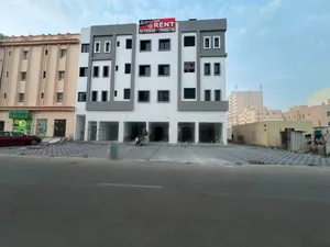 محلات تجارية للإيجار في المعبيلة – بناية جديدة (أول ساكن)100ريال