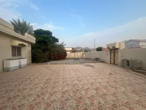 للبيع بيت في خورفكان - القادسية