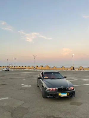 BMW 2001.  528i