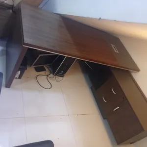 Embassador L-shaped executive office deskمكتب السفير (ك) كحرف كاف