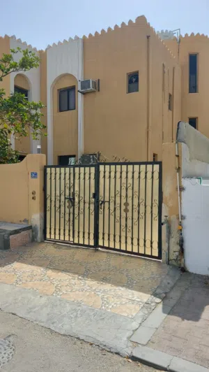فله للبيع  في الخوير الجنوبية