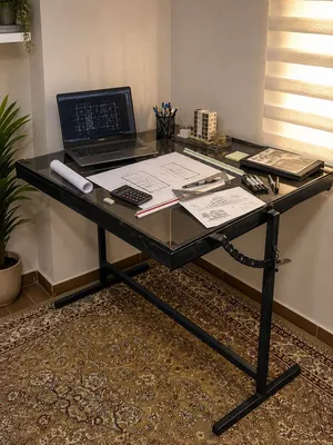 مرسم هندسي زجاجي شفاف لون اسود