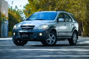 Kia Sorento 2009 Silver V6 Bahrain Spec Good Condition for a large SUV BD 1,500 Neg.