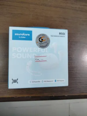 سماعات Earbuds Soundcore بحالة ممتازة