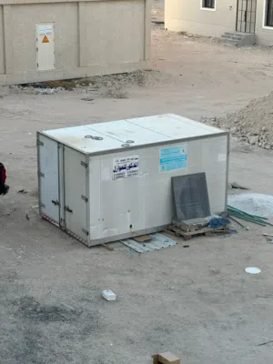 للبيع كونتينر ثلاجة المواصفات بالداخل