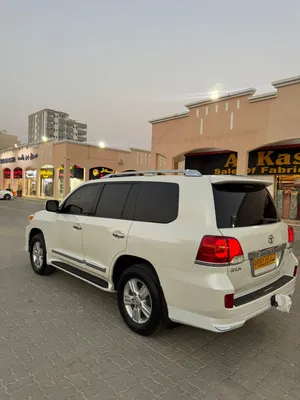Used Toyota Land Cruiser in Muscat