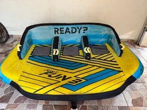 عوامة رياضية قابلة للجر تتسع لثلاثة اشخاص SportsStuff Great Big spinner 3 -Person Towable Tube.