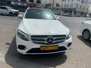 Mercedes-Benz GLC 250 white cour 2018-19