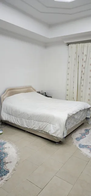 سرير كنج 1 / 1سرير كوين / خزانة احذية / طاولة و كرسين / خزانة وسط