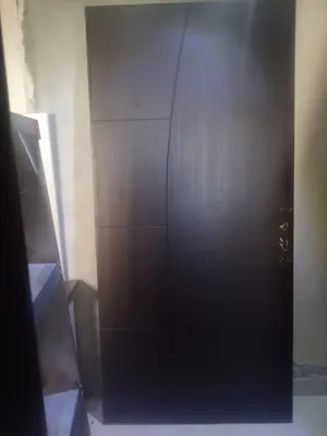 باب مستعمل للبيع - بحالة جيدة