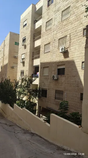 شقة في طبربور بحالة ممتازة سوبر ديلوكس منطقة هادئه و مخدومه بكل الخدمات..