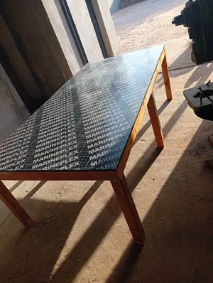 طاولة للبيع