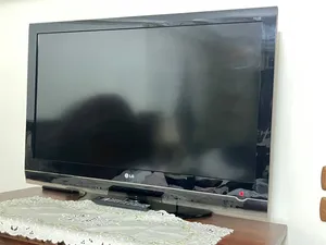 شاشة LG مقاس 42 بوصة Full HD للبيع بحالة ممتازة