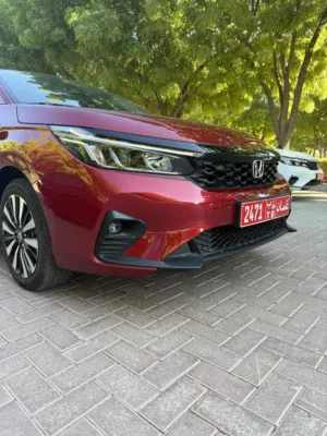 Sedan Honda in Dhofar