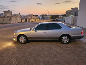 للبيع لكزس 400 نظيف