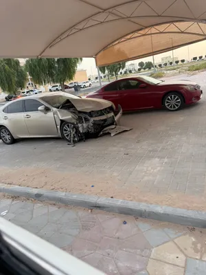 لكزس 350 على حالته