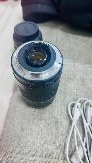 عدسة الزوم 70-300 mm