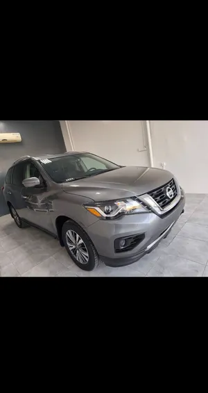 Used Nissan Pathfinder in Al Batinah