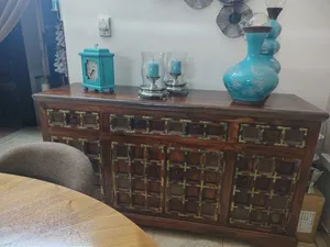 مارينا بوفيه من الخشب الزان بوضع ممتاز واستخدام قليل عرض 65 وطول 190