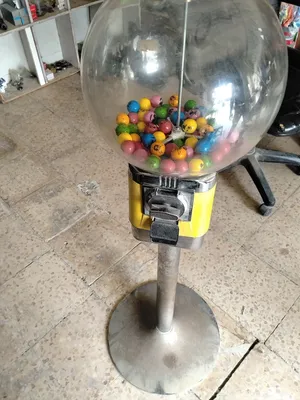 ماكينة بيع العلكة