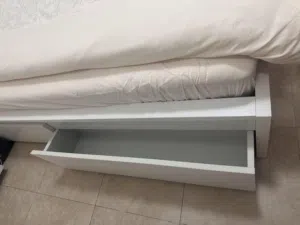 سرير IKEA super king مع اربعة جوارير والفرشة