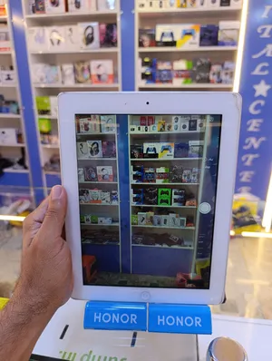 آيباد 3 (iPad 3) سعة 16 جيجابايت - بحالة ممتازة وجاهز للاستخدام يشغل يوتيوب والعاب سعر جداً مناسب
