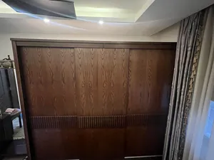 خزانة غرفة ماستر خشب لاتيه مع بيرو ( تسريحة)