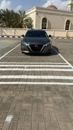 Used Nissan Altima in Buraimi