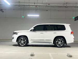 Used Toyota Land Cruiser in Al Batinah