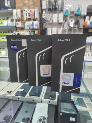 Samsung Z Flip7 جديد كفالة الوكيل الرسمي بالأردن بسعر مميز جدًا