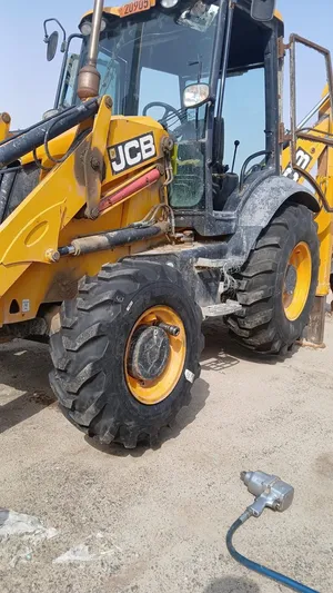 جي سي بي للإيجار شهري او يومي JCB