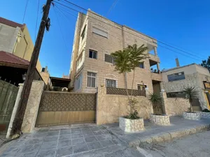 عمارة سكنية للبيع في الزرقاء الجديده (أقر الوصف)