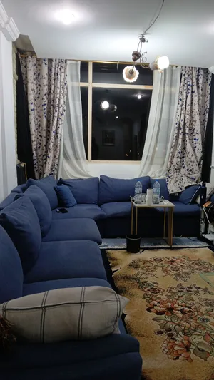 شقه مفروشه للمشاركه غرفة وصاله فرش جيد الإيجار 240 نصف الإيجار 120