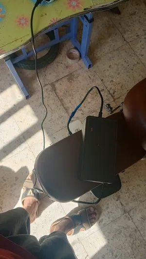 اسكوتر كهربائي على الأول