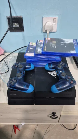 بلاي ستيشن 4 للبيع