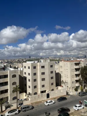 من المالك مباشره ، استوديوا كبير غير مفروش  ، قرب الخدمات ، ضاحية الياسمين