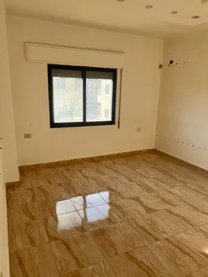 شقه للبيع شارع الاذاعه والتلفزيون خلف مطاعم الوجبه الذهبيه أسكانات الشنطي