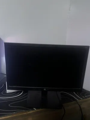شاشه hp 60hz للبيع او للبدل بشي ثاني