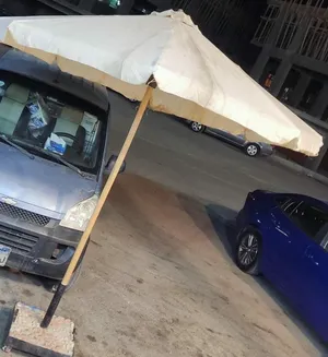 شمسية للبيع ارتفاع 3 متر وتنفع تخليها متر ونصف