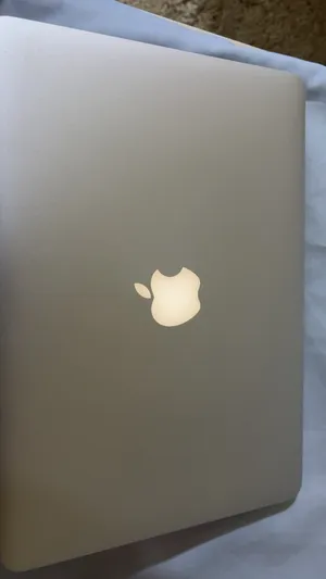 MacBook Pro 13 2015 – Intel i7 / 16GB RAM  500GB SSD