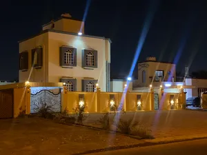 منزل الاجار  خط الأول ع شارع المنزل يفع لمدرسة خاصه من جميع نواحي وايضاً لعياده خاصه