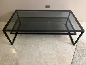 طاوله لون اسود